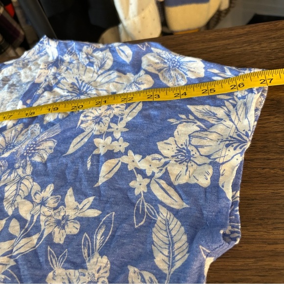 ❤️ C&C California Blue and White Floral Blouse L - Picture 6 of 8